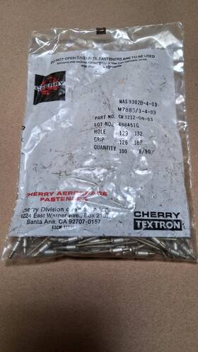 3212-04-03 Cherry Aerospace Fasteners Cr Factory Sealed Bag Of 100