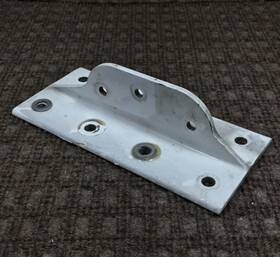 11234-001 Cirrus Sr22 P/n - Inboard Flap Bracket As Removed