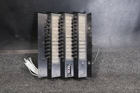 21466-001 Cirrus Sr20 Klixon Circuit Breaker Panel Assembly 21466-001 Cirrus Sr20 Klixon Circuit Breaker Panel Assembly