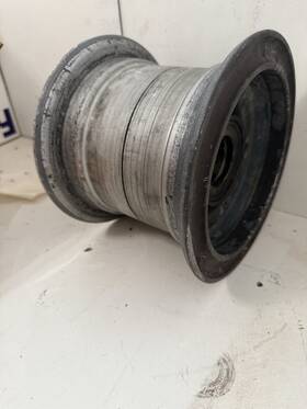 040-09000 Cleveland Aircraft Wheel 6.00-6 From Piper Pa30