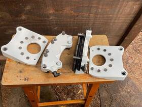 30-28d Cleveland Brakes And Mounting Plates Cessna 310 320 340
