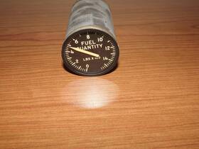 205-061-633-007 Consolidated Airborne Bell Helicopter 205-061-6337 Fuel Quantity Indicator