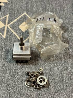 Ms25068-23 Cutler-hammer 7664k5 Ch Mil-spec Toggle Switch On-off-on Nos