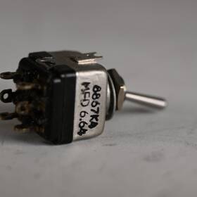 Cutler Hammer 8867k4 New Aviation Toggle Switches Ms24656-231 On -