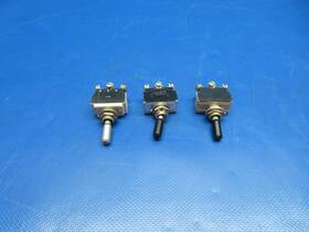 8906k1067 Cutler-hammer Beech 58 Baron Toggle Switches P/n Lot Of 3 0325-103