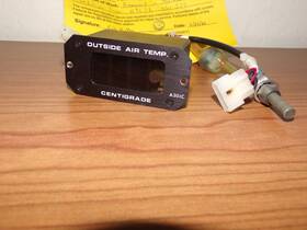 A301c Davtron Digital Outside Air Temperature Indicator A301c Davtron Digital Outside Air Temperature Indicator