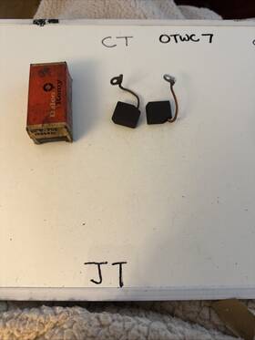 1906931 Delco-remy D-702 1 Brushes Set Of 2 Nos Oem Sold Individually