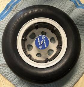 Dap00098-02 Embraer Read Dap00098-2 H25 8.0 12 Flight Eagle Phenom 300 Nose Wheel Assembly With Tire