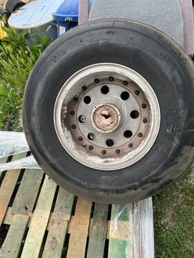 300-868 Goodrich Aircraft Dhc-8 Outboard Wheel Half Assy P/n Serviced With 8130