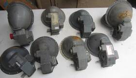 G4710a-3 Grimes Lot Of 8 Aircraft Lights With 1 Loose Motor Have No Motors Project Parts