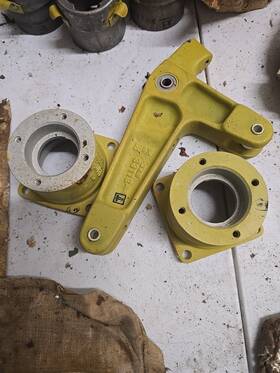 74102 Hiller 3 Nos Unidentified Helicopter Housing Parts