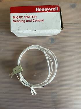 1se1-3 Honeywell Micro Switch P/n Mfr. 3ft Wire Leads New Surplus