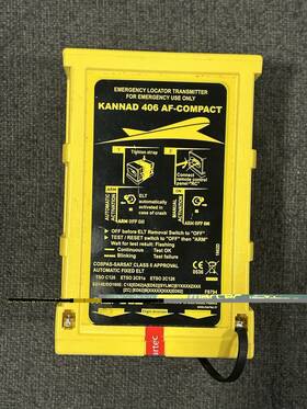 S1840501-01 Kannad S1840509-01 Compact 406 Unit And No Tray Switch Or Antenna Come As Shown