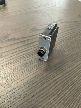 Ms25005-20 Klixon 20 Amp Circuit Breaker P/n Ms25005-20 Klixon 20 Amp Circuit Breaker P/n