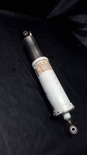La-4-180 Lake Aircraft 2-4102-1 La-4-180/200 Buccaneer Main Gear Oleo Strut P/n