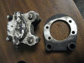 C-30018-6 Mccauley Used Brake Caliper With Plates / Pads And Mounting Plate As Is C-30018-6 Mccauley Used Brake Caliper With Plates / Pads And Mounting Plate As Is