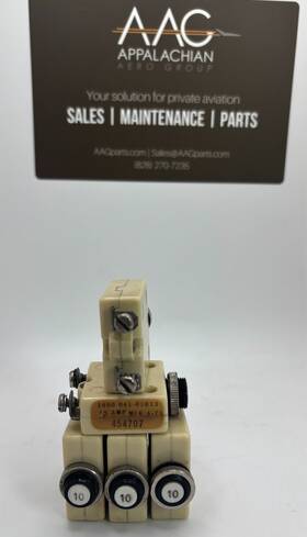 1600-041-01013 Mechanical Products 454-707 10a Piper Aircraft Circuit Breaker
