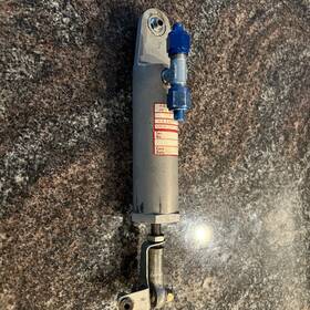 0424-194 Mooney He625 M20 / M20f Hydraulic Flap Actuator P/n 0424-194 Mooney He625 M20 / M20f Hydraulic Flap Actuator P/n