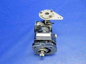 Pa-24-250 Piper 1m12-g Comanche Propeller Governor P/n 0526-781