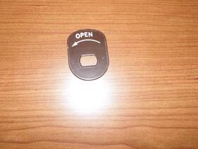 21257-004 Piper Brown Inch Open Metal Placard