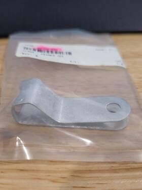 65429-002 Piper Clamp
