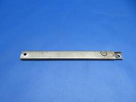 Pa-28-180 Piper 65727-00 Cherokee Cabin Door Holder P/n 0425-146