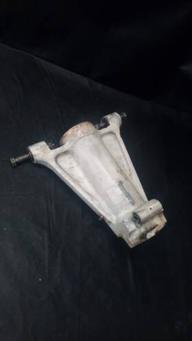 Pa-28r-200 Piper 67006 Arrow Nose Gear Trunnion P/n