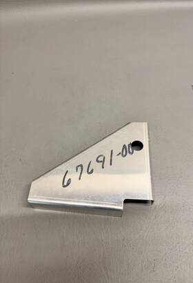 67691-000 Piper Bracket