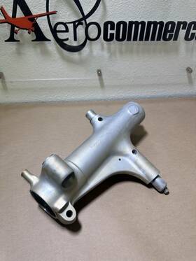 67926-40 Piper Lh Main Gear Trunnion Assy 1823a