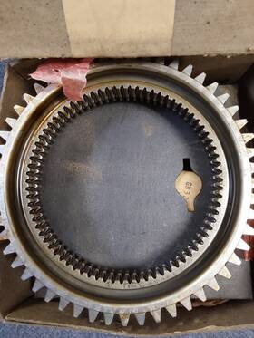 Gb32456p Pratt & Whitney And Gear Assy Gb 32456p Lot Of 2