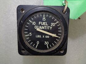 393004-10827 Simmonds Aircraft Fuel Quantity Indicator