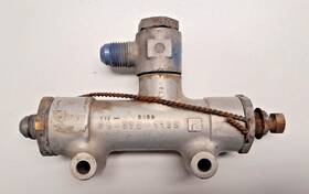 20-570-1138 Unknown Aircraft Regulator / Check Valve -6 An Fittings - P/n