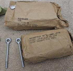 R12-e-604 Vintage Military / Aerospace 50 Eye Bolts Sealed Pack Of Original Year 1952