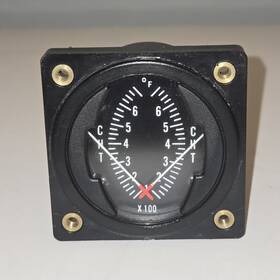 2da8 Westach Dual Cht 100-700f 2 1/4 Inch Square Aircraft Gauge - Read