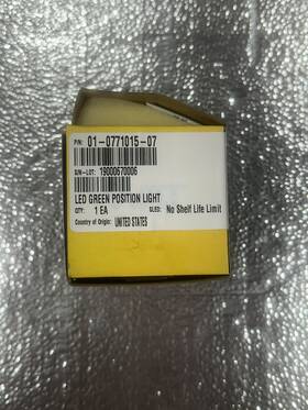 01-0771015-07 Whelen Led Green Position Light