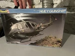 1/32 4421 Revell Bell UH-1D Huey Gunship Us Army (1982) Open Box. Fixed Price $24.99.