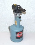 G784 Pneumatic Riveter Gun With Cherrymax Pulling Head H846A-456. Fixed Price $399.99.