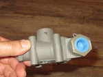 New Shuttle Valve Fluid Regulators P/n 674-02A-1, Alt SR3-9518. Fixed Price $399.99.