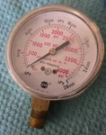 Gauge BU-2581-A0, 0-2000 Psi Selling As Used No Box. Fixed Price $13.99.