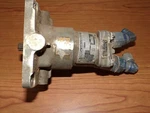 Vickers Hydraulic Motor MF36-3909-15ZD-2. Fixed Price $115.00.
