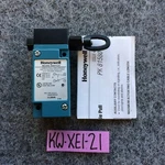 Honeywell CLSB4B Switch Safety Interlock Eyelet Pull Screw Mount Conduit Nos. Fixed Price $538.62.